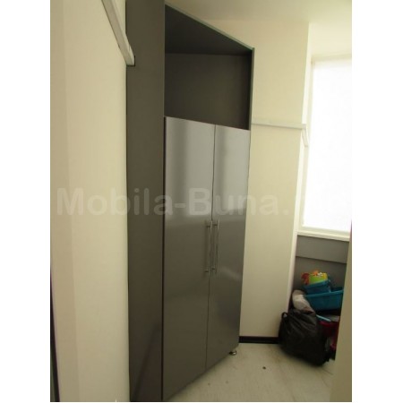 Шкаф в нишу на балкон А-44