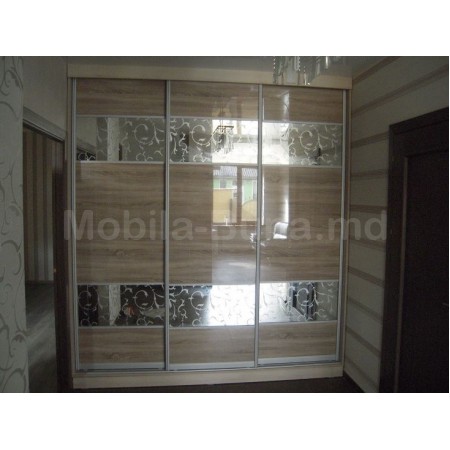 Dulap cupe incorporat  cu 3 usi  Model M-35